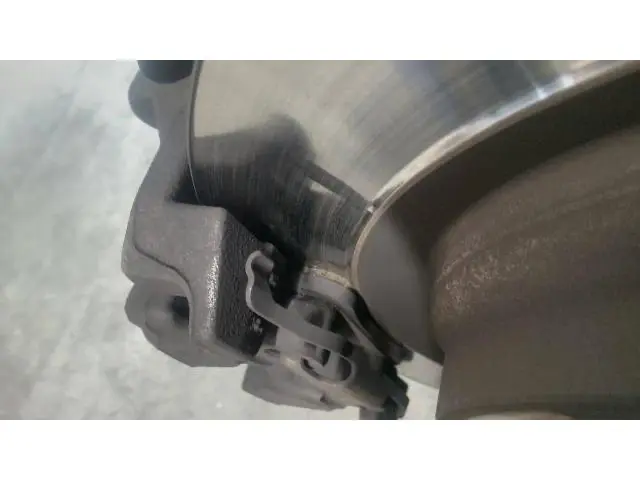 ＢＭＷ　５シリーズ ブレーキパッド、ローター交換 【印西　我孫子　成田　白井　鎌ヶ谷　八千代　栄町　の点検・整備はオートランナーへ！】