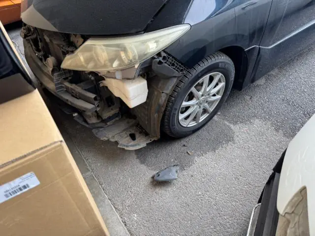 トヨタ　エスティマ　フロントバンパー交換