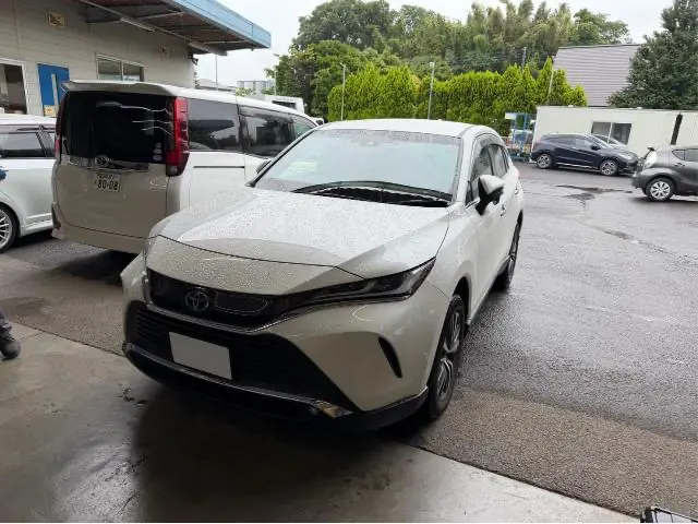 トヨタ ハリアー　フロントバンパー修理　キズ・へこみ修理