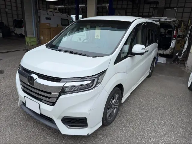 ホンダ ステップワゴン　リア廻り修理　鈑金・塗装作業